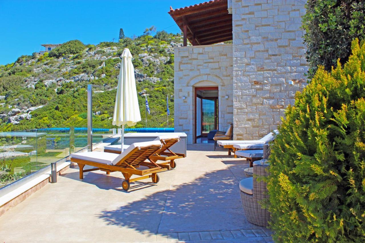 פלאקה Villa Almy מראה חיצוני תמונה